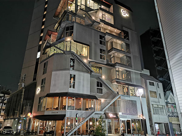 夜の町並みを撮影