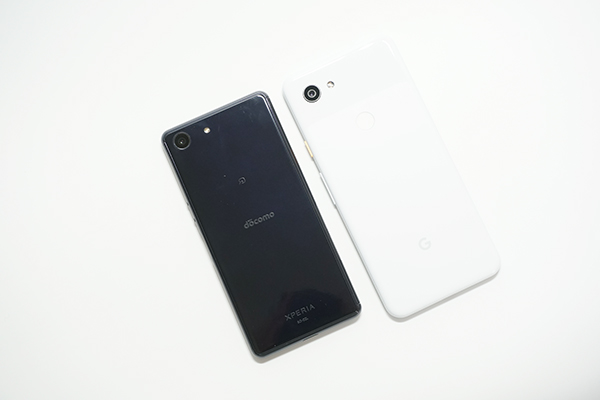 Xperia Aceが一回り小さい