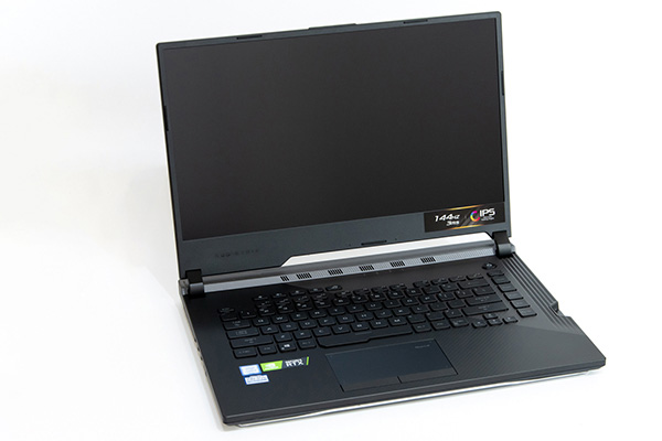ASUS ROG Strix SCAR IIIの外観