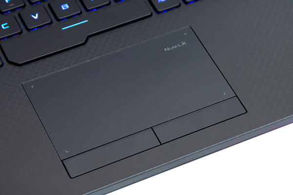 ROG Strix SCAR IIIのタッチパッド