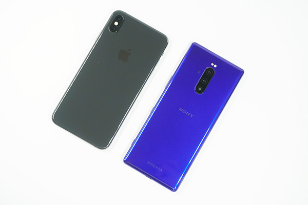 iPhone XS MaxとXperia 1のサイズ比較