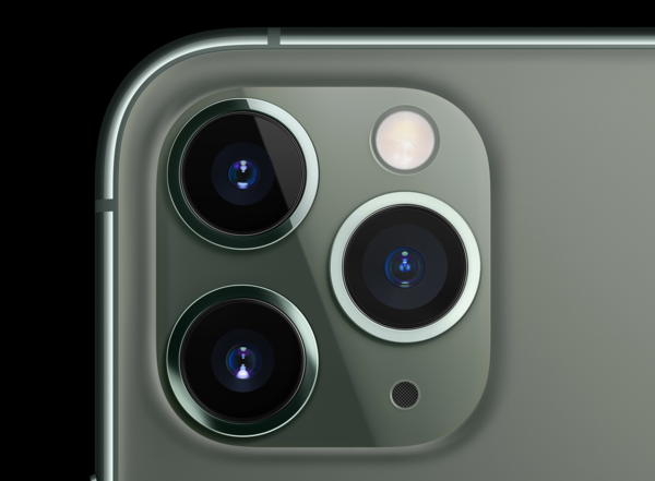 iPhone 11 Pro / 11 Pro Maxのカメラ部分