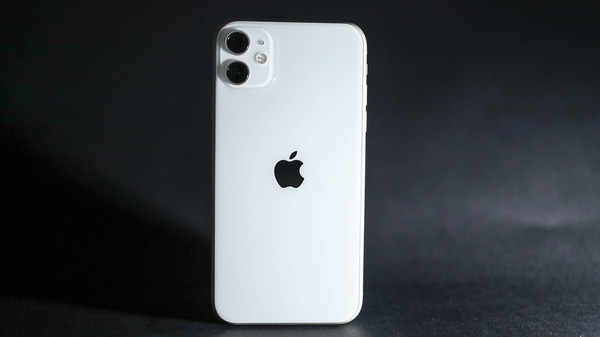 iPhone 11 ホワイト①