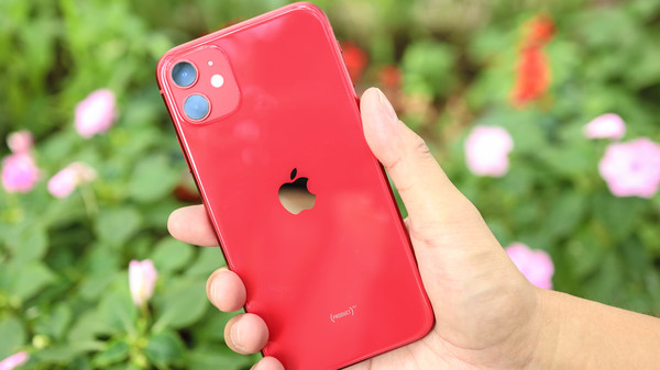 iPhone 11 PRODUCT RED 日中