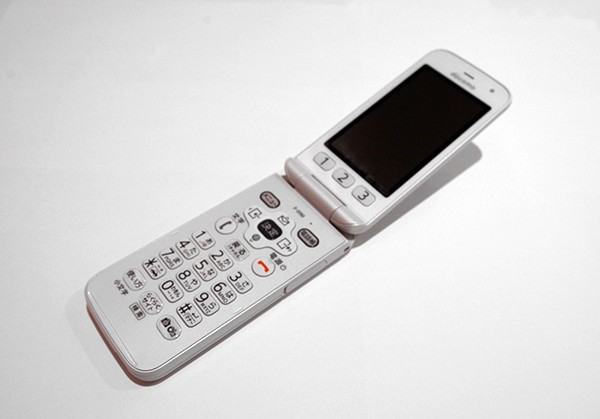 熱い販売 docomo ドコモ らくらくホン F-01M ガラケー tbg.qa