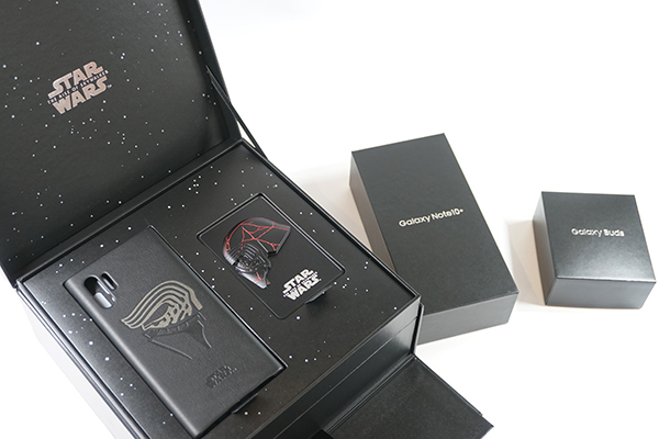 Galaxy Note10+ Star Wars Special Edition 付属品②