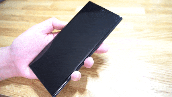 Galaxy Note10+ Star Wars Special Edition 電源をON
