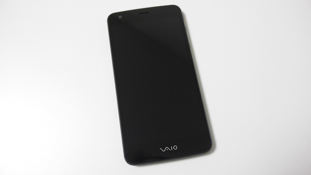 VAIO Phoneを正面からみたところ