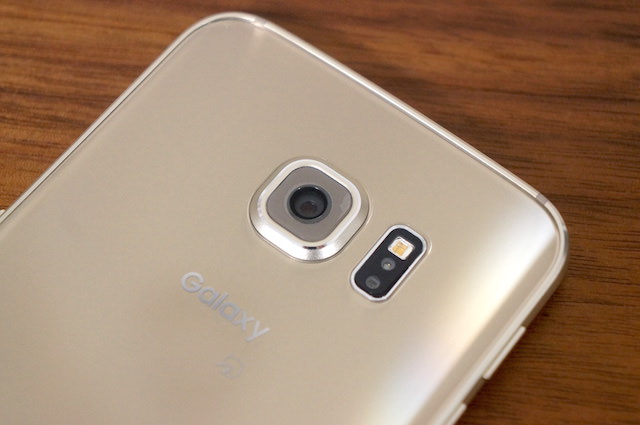 Galaxy S6 edgeの背面部
