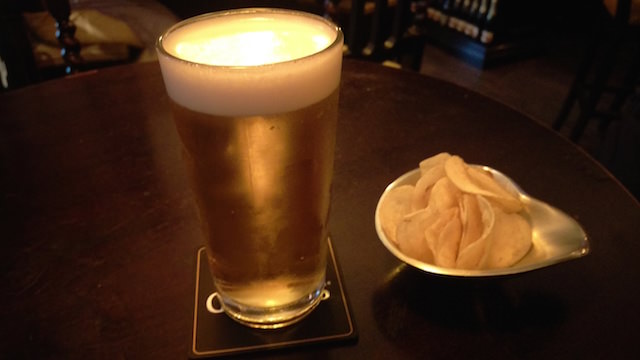 ビールとポテトチップス