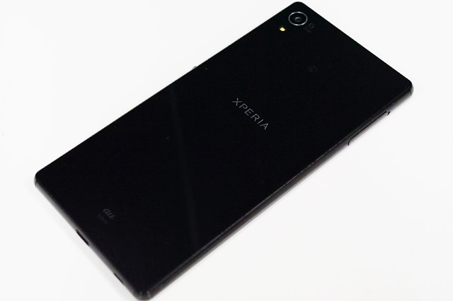 au「Xperia Z4(SOV31)」の背面