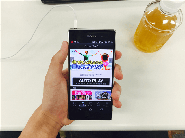 お昼休みは、ミュージックビデオを連続再生