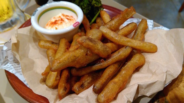 揚げ物をアップで撮影