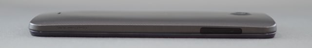 KYOCERA S301:左側面にはボリュームキー