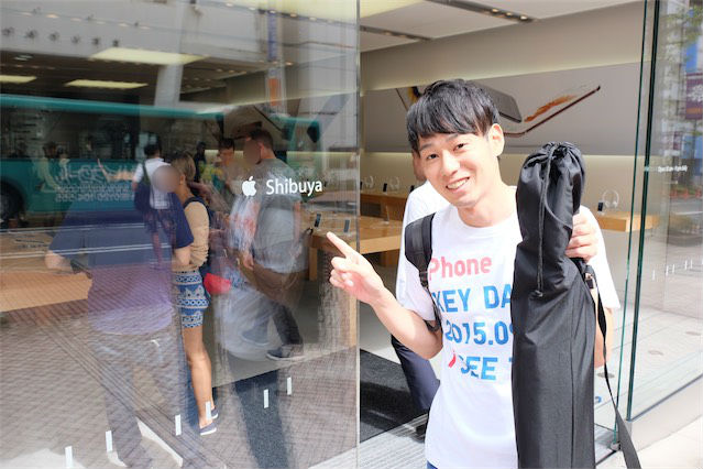 Apple Store 渋谷に到着! 店内に外人のお客さんが多いのも渋谷の特徴ですね~