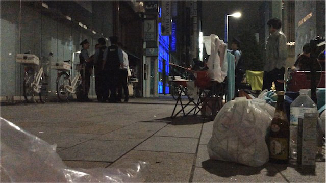 警察が出動して殺伐とした雰囲気……こんなことがあったらもう眠れません!