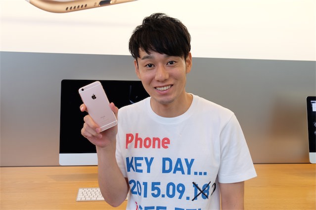 最後にiPhone 6sと記念撮影! 毎日読んでくださったみなさん、ありがとうございました!