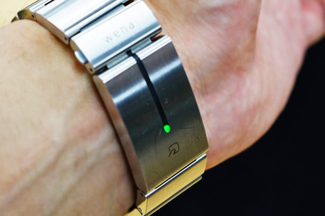 wena wrist:バンド部分にFelica