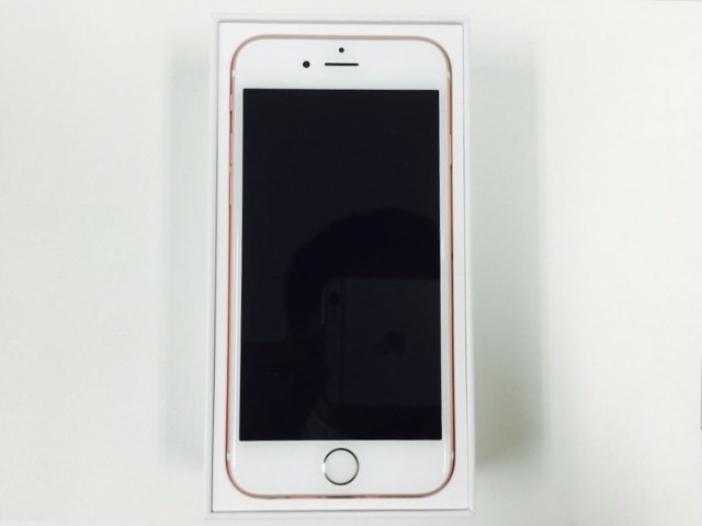 iPhone 6s あけました