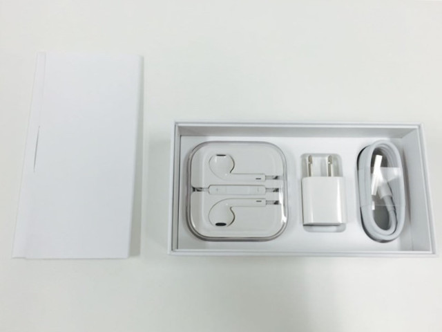 iPhone 6s 箱の中はこんな感じ
