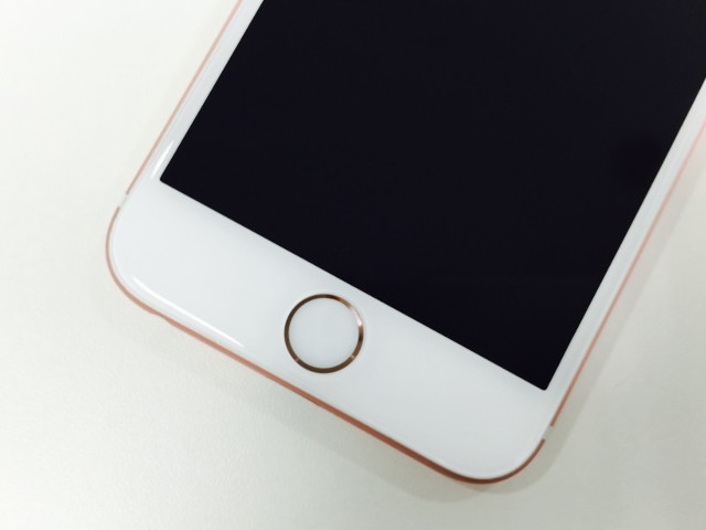 iPhone 6s 下画面 ボタン部分