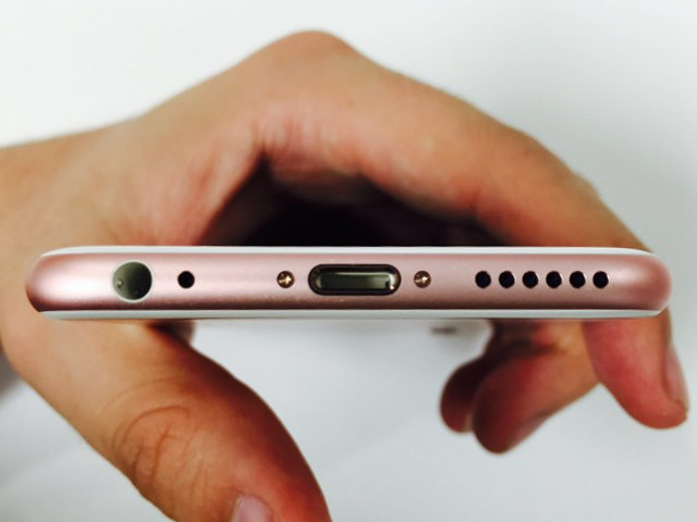 iPhone 6s 下面