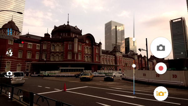 露出とホワイトバランスの調整がすぐできる
