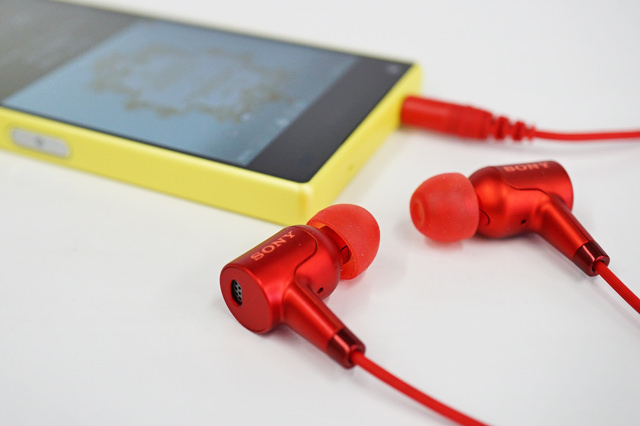 ハイレゾ音源再生にも対応するノイズキャンセリングイヤホン