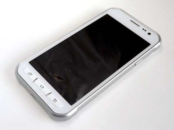 Galaxy Active neo SC-01HのCamo White