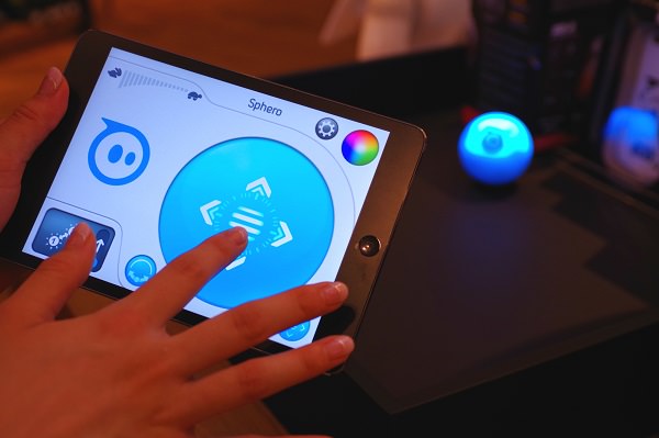 球体型ロボディックボール「Sphero」 14,095円(税別)