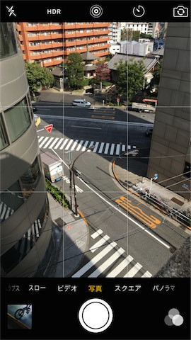 「カメラ」アプリを起動し、 写真の撮影画面にします