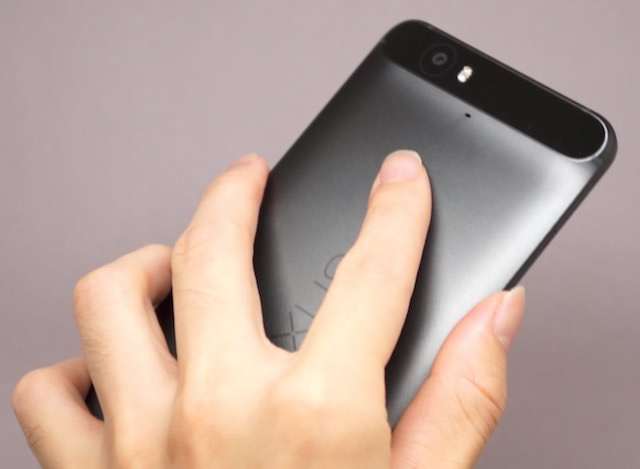 シリーズ初の指紋認証センサー「Nexus Imprint」