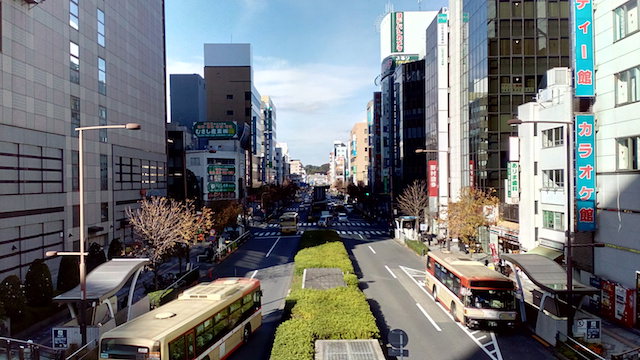 昼間の街の景色