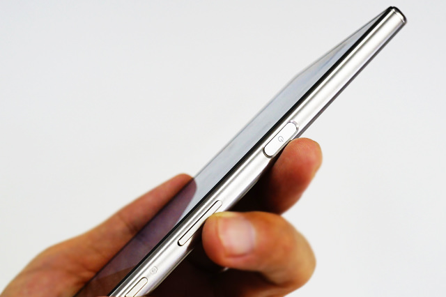 Xperia Z5 Premium:指紋センサーで画面のロック解除を簡単にする