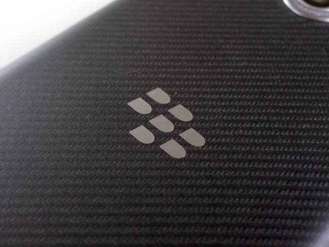 高級感が感じられるロゴマーク周辺