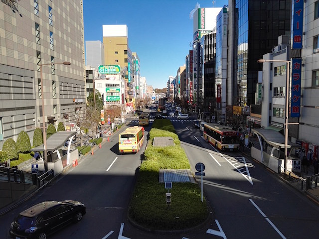HDRオフで撮影した昼間の街の景色