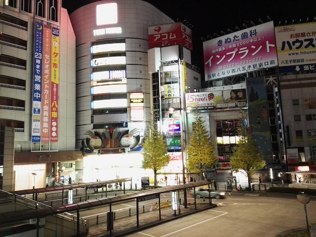暗い場所に照度を合わせると、照度の高い場所が白飛びしてしまう