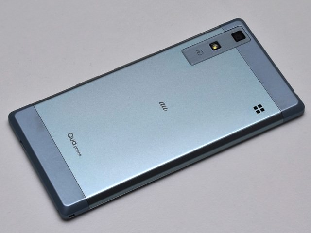 Qua Phoneのリアパネル