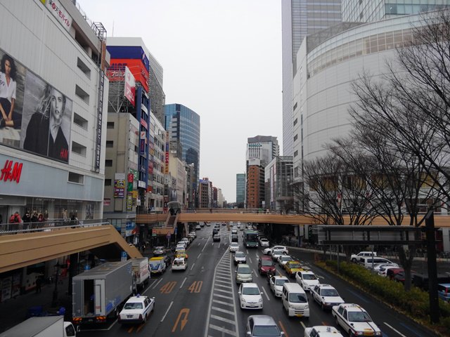 昼間の街の景色(HDRオフ)