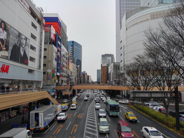 昼間の街の景色(HDRオン)