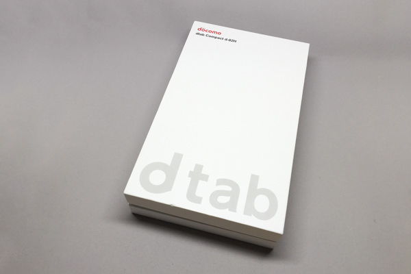 パッケージのデザインはこれまでのdtabシリーズを受け継いでいる