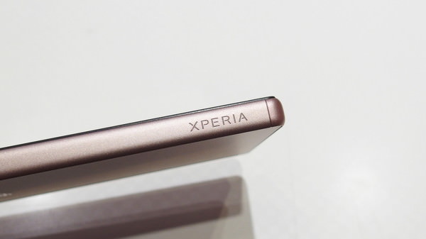 Z5シリーズにあるXPERIAの刻印が好き!