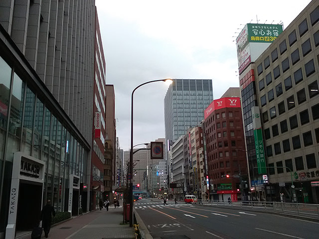 Z330 で撮影した昼の街の風景(HDRオフ)