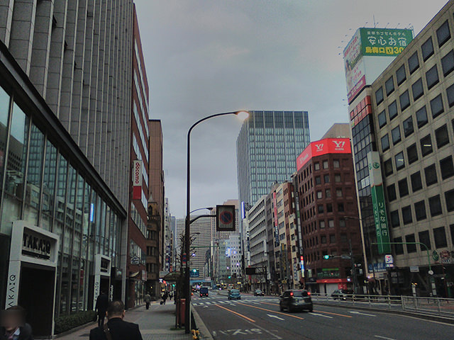 Z330 で撮影した昼の街の風景(HDRオン)