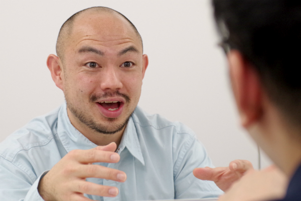 興奮気味の小さいおじさん
