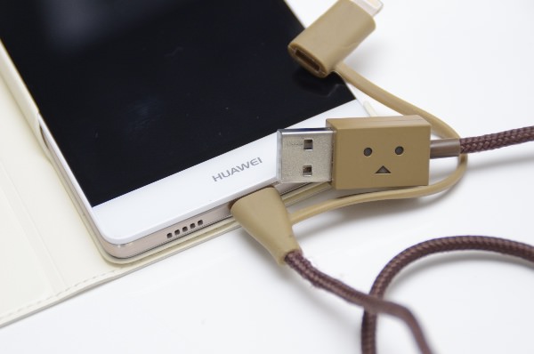 サードパーティ製のケーブルや充電器も試してみます