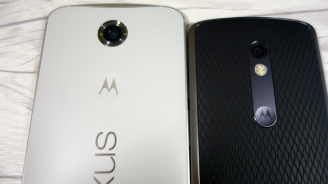 Moto X Play:背面アップ