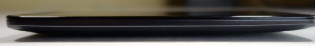 Moto X Play:左サイド
