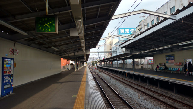Moto X Play:奥行きとディテールが良く表現されている駅のホーム