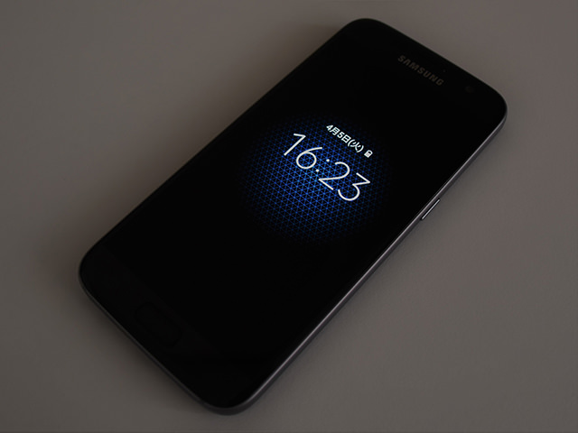 Galaxy S7:時刻表示を設定した状態
